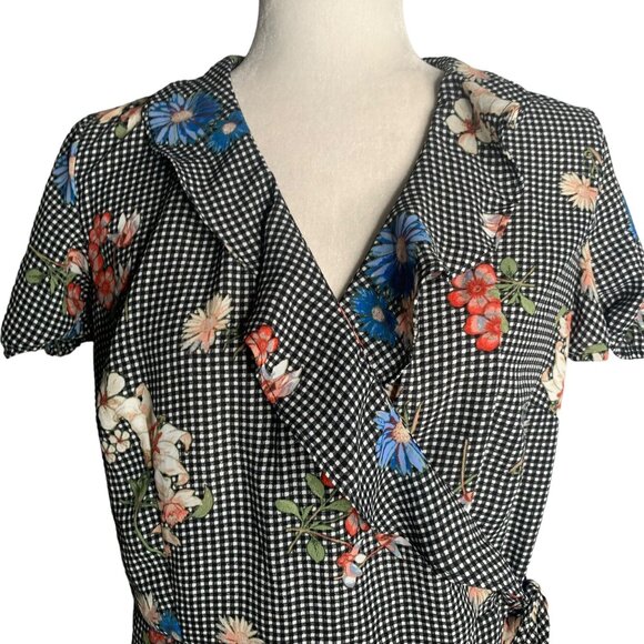 Maurices Black Checkered Wrap Top Medium Floral Ruffle Peplum Puff Sleeve - Picture 2 of 6